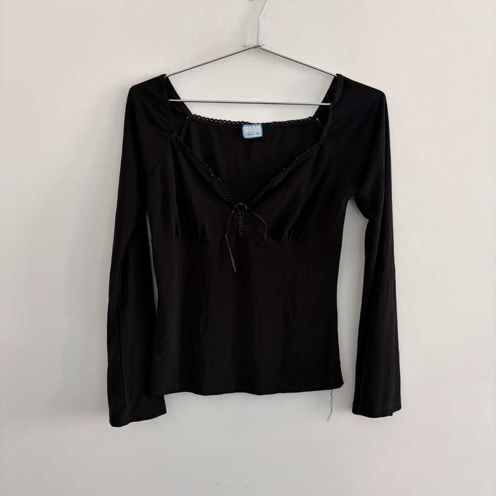 Agaci Too Womens Black Long Sleeve Lace Trim V-Neck Top Y2K